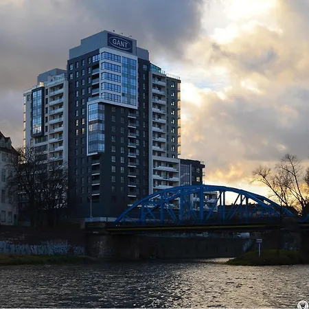 Odra Tower With Garage & Balcony - Properunit 아파트